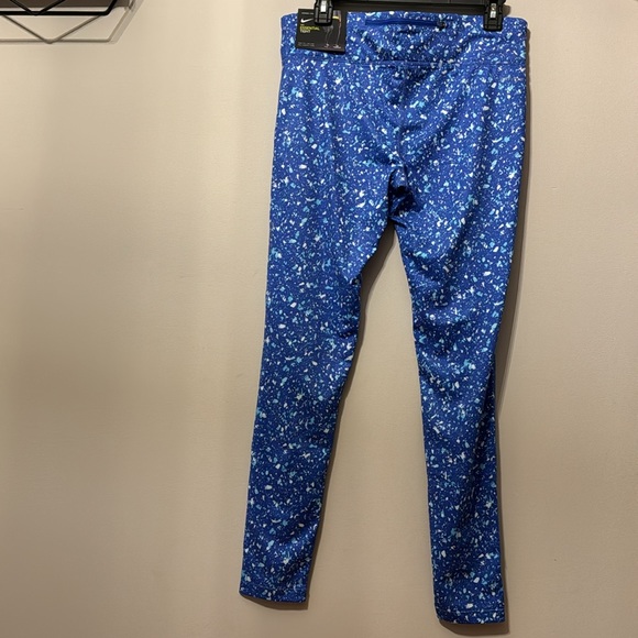 Nike leggings - Picture 2 of 3